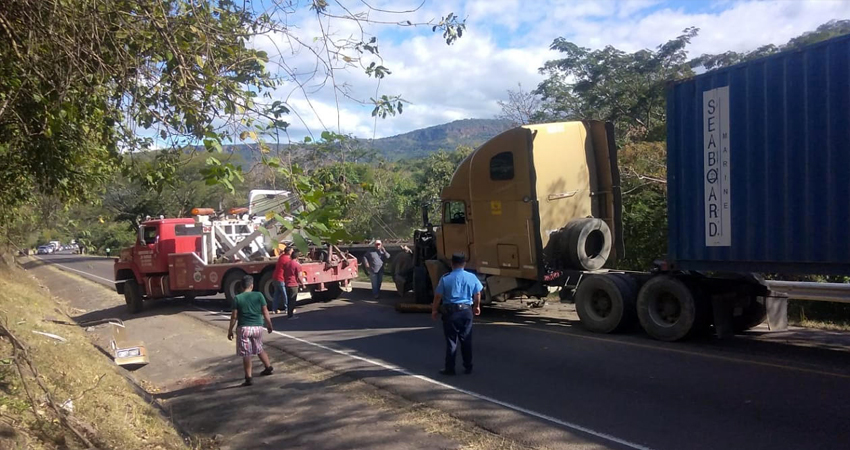 El accidente se produjo en Machapa Arriba, La Trinidad. Foto: Juan Fco. Dávila/Radio ABC Stereo