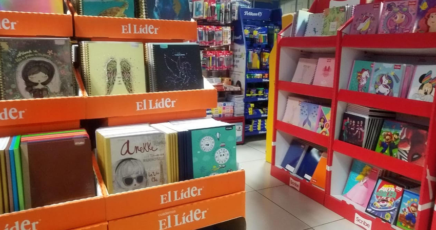 Las librerías están surtidas a espera de los padres de familia. Foto: Roberto Mora/Radio ABC Stereo