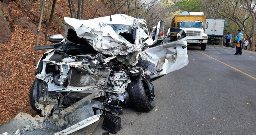 Dicho accidente de tránsito ocurrió a eso de las 3:30 de la tarde de hoy viernes, en el kilometro 213 de la carretera panamericana que conduce hacia el poblado de Totogalpa