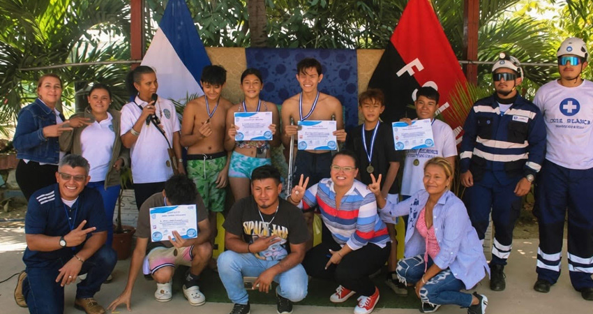 Competencia de natación en Ocotal. Foto: Cortesía/Radio ABC Stereo