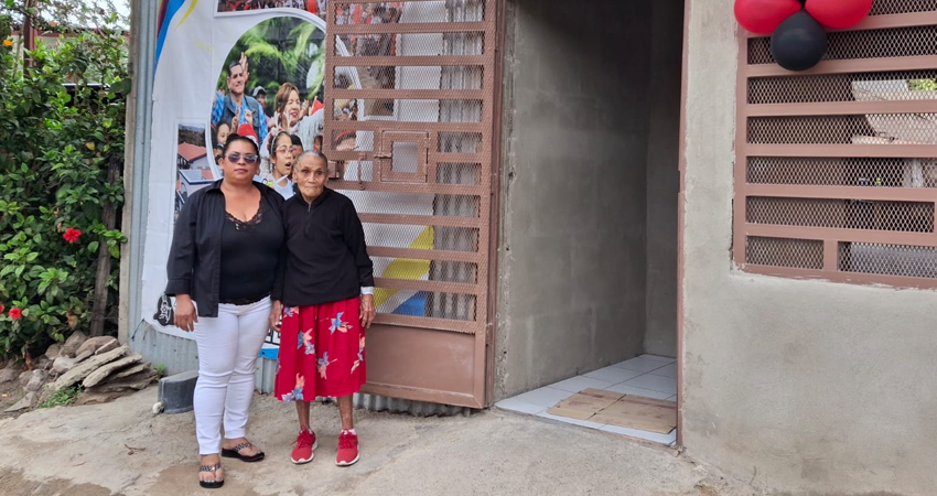 En cada vivienda se invirtieron 66 mil córdobas, de los cuales, más del 80% fueron aportador por INVUR.