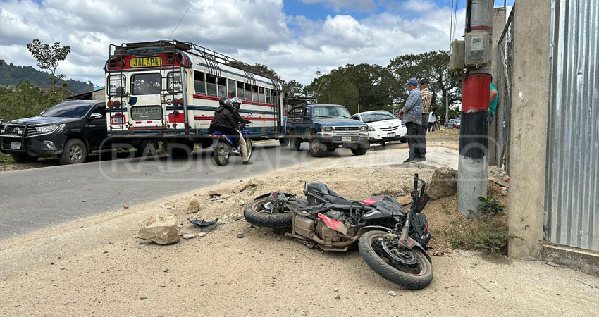 Motociclista lesionado en Jalapa. Foto: Cortesía/Radio ABC Stereo