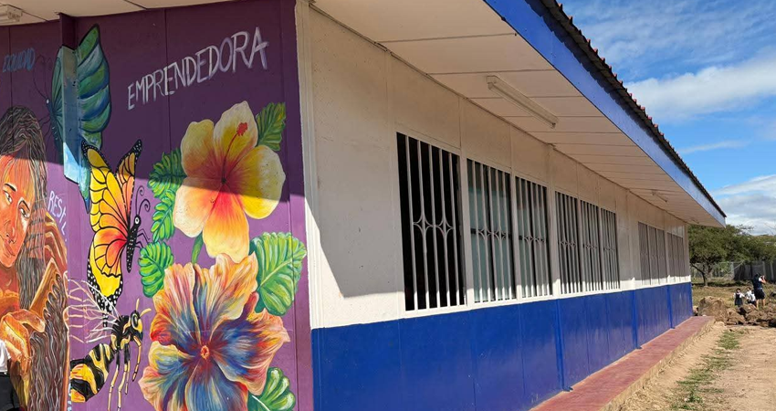 A la escuela asisten niños desde preescolar hasta tercer grado. La inversión supera el millón y medio de córdobas.