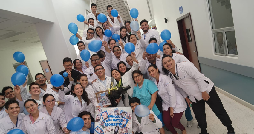 Con honores finalizó sus últimos días de trabajo en el hospital el doctor José Isabel García Vallejos, el pediatra leonés que ha entregado su vida a Ocotal.