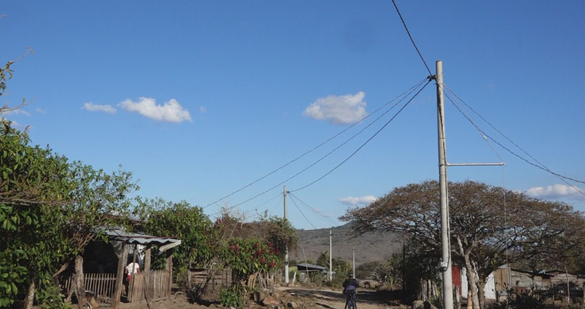 Proyecto de electrificación en la comunidad Las Torres, Estelí. Foto: Cortesía