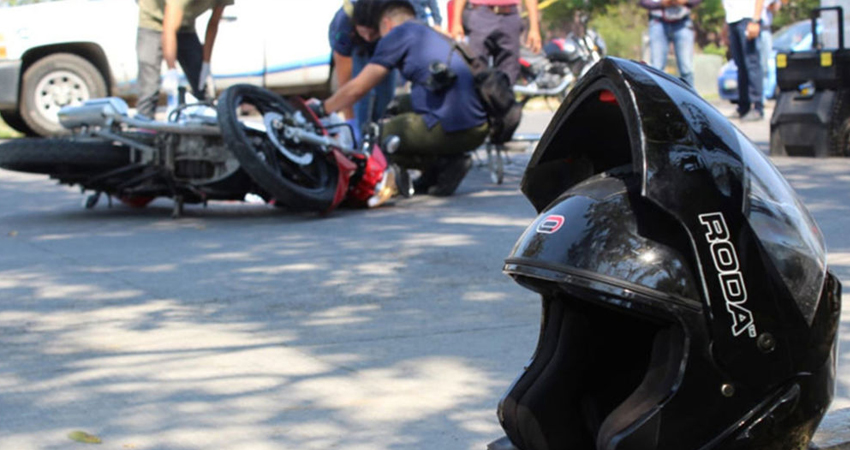 En estado grave motociclista que sufrió accidente en carretera a San Pedro