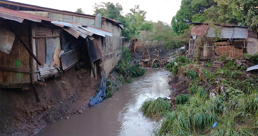 Viviendas afectadas por la fuerte lluvia eléctrica. Foto: Juan Fco Dávila/Radio ABC Stereo