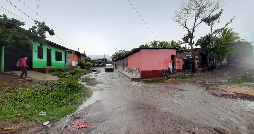 Calles dañadas en barrios ubicados al noroeste de Estelí. Foto: Famnuel Úbeda/Radio ABC Stereo