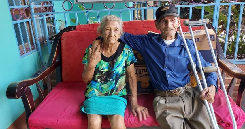 La pareja de ancianitos habita en el barrio Justo Flores de Estelí. Foto: Alba Nubia Lira/Radio ABC Stereo