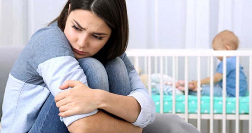 Las mamás que sufren depresión deben recibir apoyo de la familia.