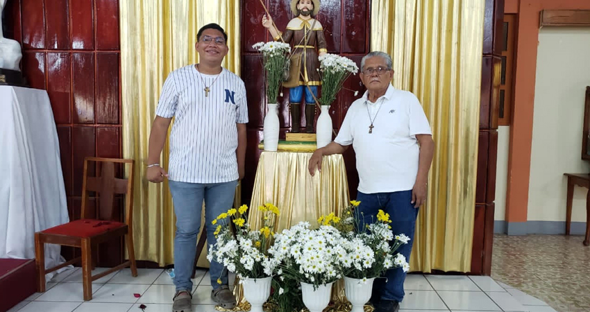 Alvaro Tercero y Bernabé Valdivia, de la parroquia de San Isidro. Foto: José Enrique Ortega/Radio ABC Stereo