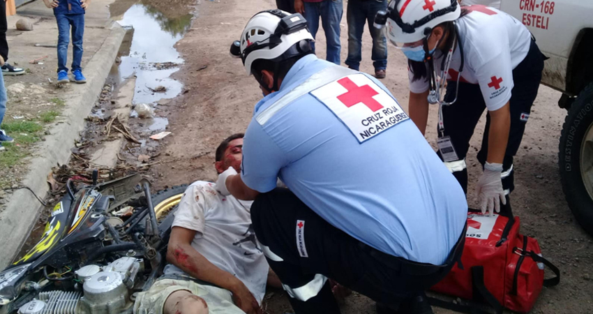 Tras el accidente, el motociclista estuvo algunos minutos inconsciente y sufrió un trauma craneal moderado, politraumatismo y excoriaciones. El suceso se presentó en las cercanías del colegio Belén Fe y Alegría, de la ciudad de Estelí.