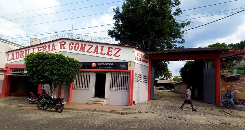 La pasión por la construcción inició para Rufino González desde su niñez, junto a su padre, con el tiempo logró crear su empresa en Estelí, la cual ha sido parte de la historia y ha contribuido al avance económico y arquitectónico. Aunque su fundador falleció, su legado sigue vivo.