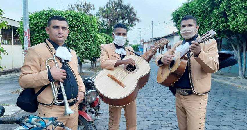 Los mariachis se adaptan a la pandemia. Foto: Famnuel Úbeda/Radio ABC Stereo
