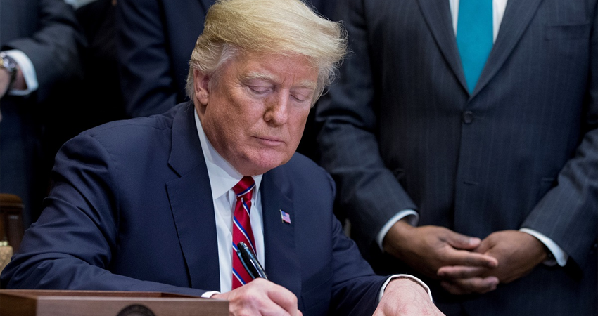 Donald Trump firmó la Nica Act en 2018. Imagen de referencia
