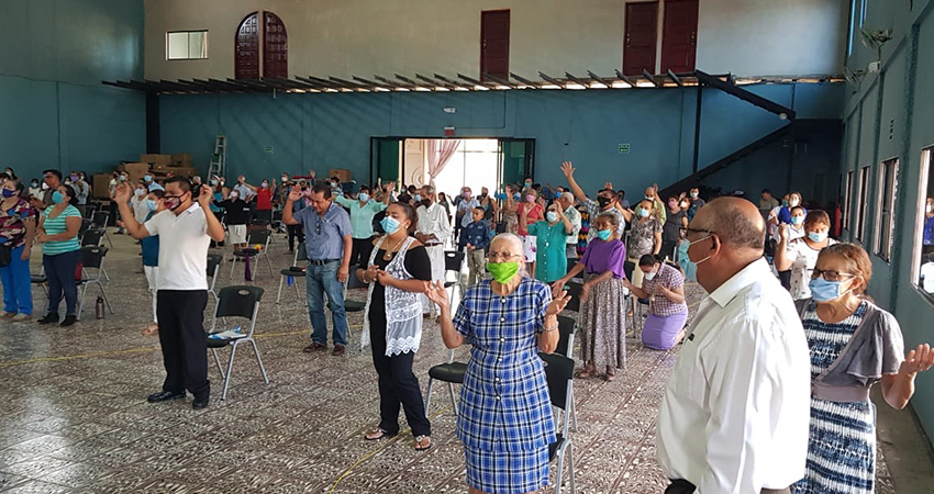 Se espera que los miembros de la iglesias evangélicas mantengan las medidas preventivas ante el Covid-19. Foto: Famnuel Úbeda/Radio ABC Stereo