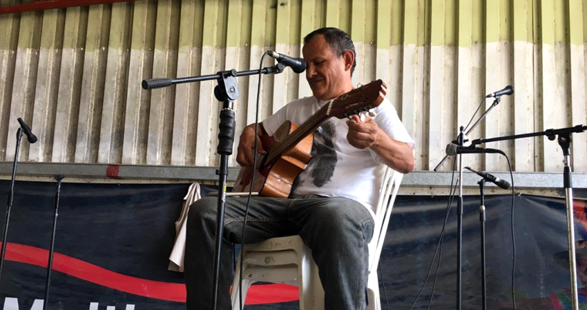 Durante 30 años el alcohol se apoderó de la vida de Daniel Benavides, quien hoy se siente orgulloso de haber superado la adicción. Foto: Alba Nubia Lira/Radio ABC Stereo