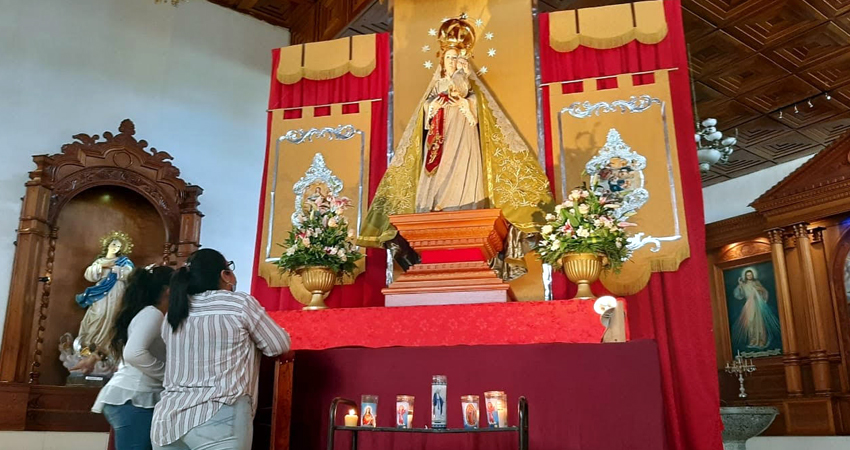 La imagen de la Virgen del Rosario permanece en la Catedral de Estelí. Foto: Famnuel Úbeda/Radio ABC Stereo