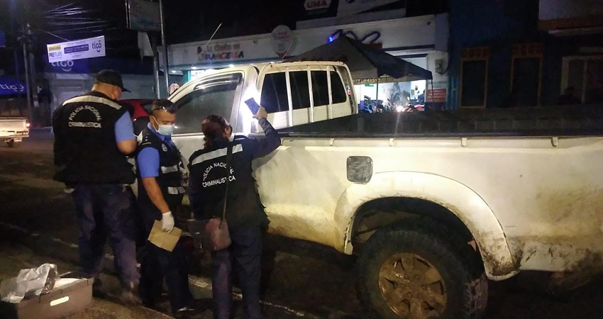 Los ladrones dañaron el llavín de la camioneta para extraer el dinero. Foto: Juan Fco. Dávila/Radio ABC Stereo