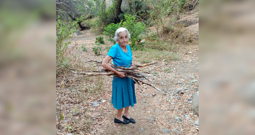 La ancianita teme por su seguridad y demanda el debido actuar de las autoridades. Foto: Cortesía/Radio ABC Stereo