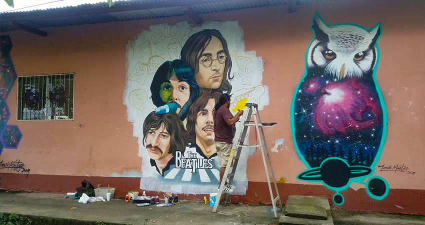 Mural en homenaje a The Beatles realizada por Oscar Blandón, Torch Místico. Foto: Roberto Mora/Radio ABC Stereo