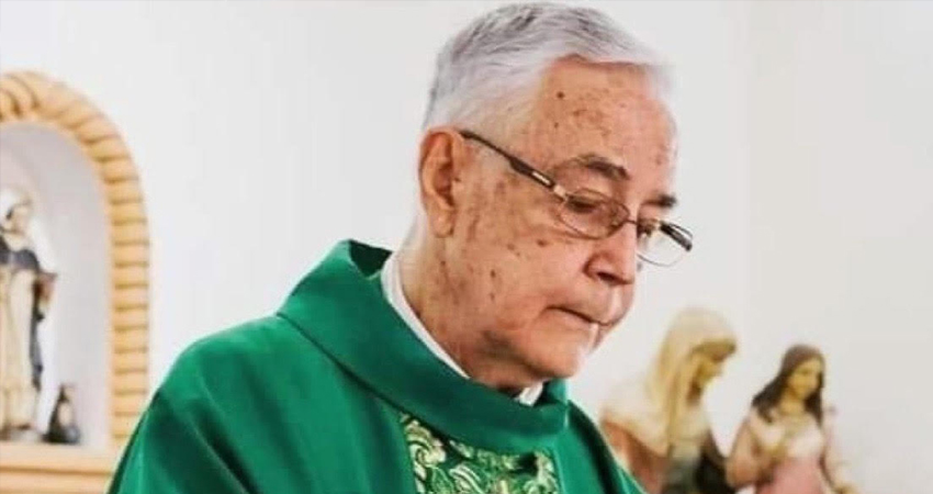 Padre Julio César López lleva más de 50 años sirviendo a la Diócesis de Estelí. Foto: Cortesía/Radio ABC Stereo
