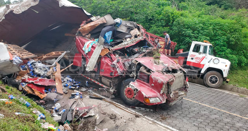 Hace apenas unos días un furgón se volcó en este sector. Foto: José Enrique Ortega/Radio ABC Stereo