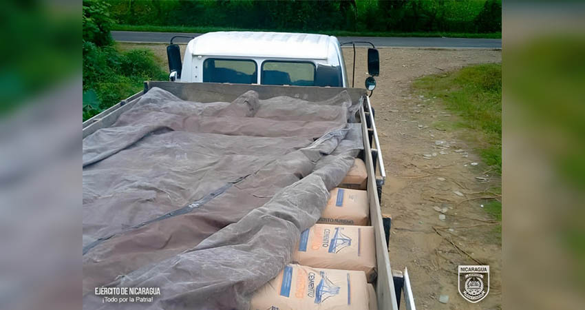 Los detenidos intentaban ingresar al país a bordo de un camión con placa de León. Foto: Cortesía/Ejército de Nicaragua