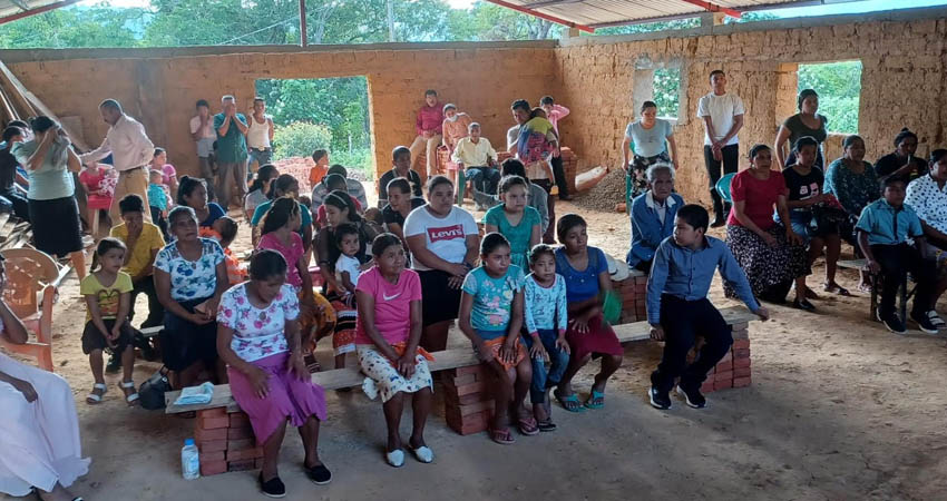 Comedor infantil e Iglesia de Dios, Comunidad el Naranjo. Foto: Cortesía / Radio ABC Stereo