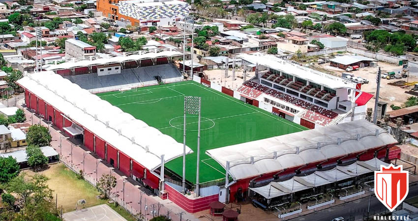 Los comerciantes aprovechan la temporada para generar ingresos. Foto: Real Estelí FC