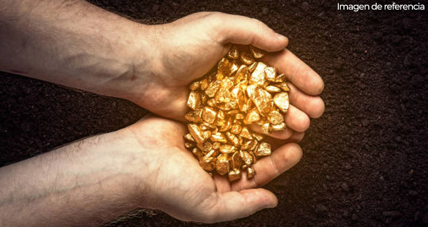 Dos hombres le vendieron un material que parecía oro, pero al final era un metal sin valor comercial.