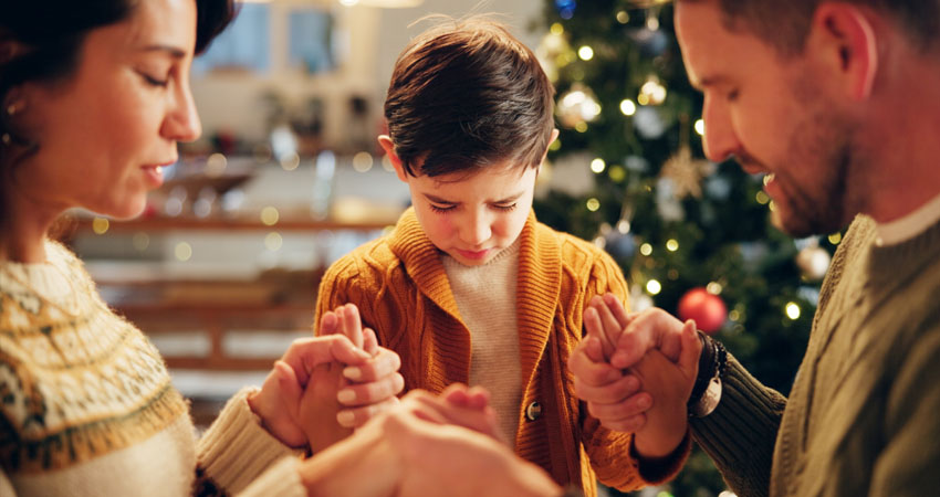En esta temporada marcada por adornos, compras y celebraciones, líderes religiosos en Estelí recuerdan que el sentido de la Navidad va más allá de lo material. Destacan que debe priorizarse la fe y la familia.