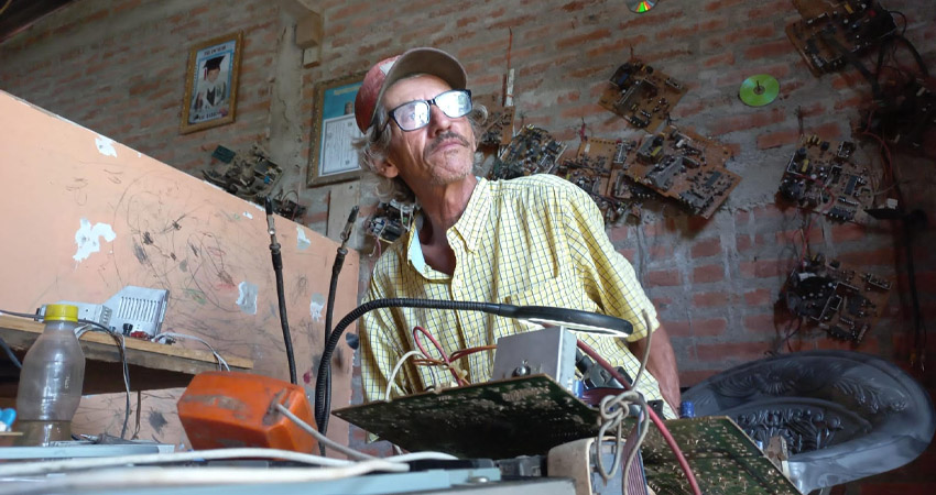 20 años laborando como radiotécnico en Estelí