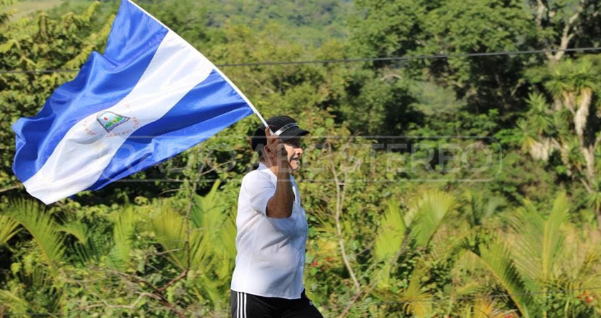 A sus 63 años es corredora de la Antorcha Centroamericana