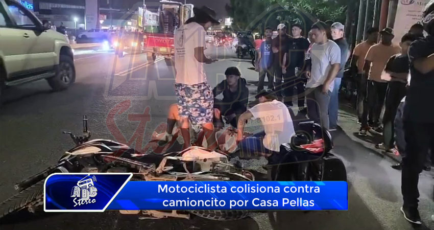 Motociclista colisiona contra camioncito por Casa Pellas