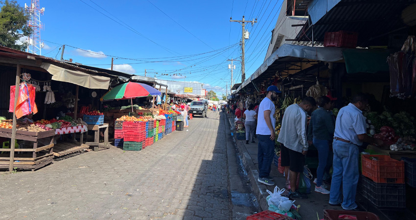 Calidad y buena atención. Después de un exitoso cierre del 2025, los comerciantes se proponen metas nuevas para satisfacer a la clientela.