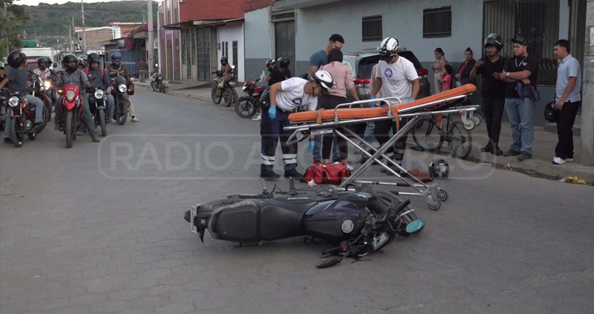 Ocurrió en el barrio Camilo Segundo cuando un motociclista presuntamente no respetó un alto.