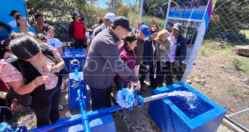 Inauguración de proyecto de agua potable. Foto: José Enrique Ortega/Radio ABC Stereo