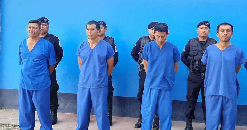 El comisionado general Alejandro Ruiz, jefe policial del departamento de Estelí, detalló la lista de detenidos.