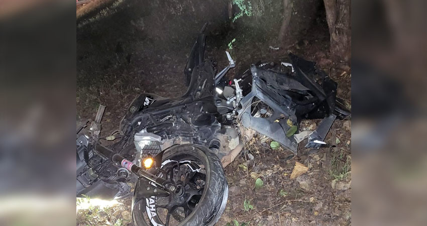 El conductor de la moto tenía 16 años e impactó contra un poste cuando viajaba supuestamente a exceso de velocidad.