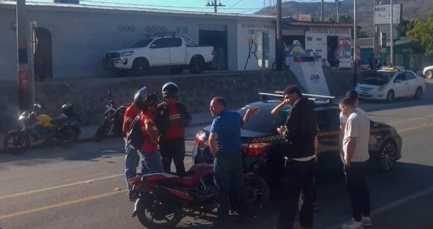 El accidente ocurrió frente a los Asados Karlita, a la orilla de la carretera panamericana en la ciudad de Ocotal, Nueva Segovia.