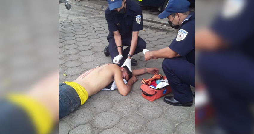 La policía capturó a los presuntos autores de la agresión. Foto: Juan Francisco Dávila/Radio ABC Stereo