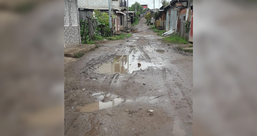 Ciudadanas afectadas aseguran que estas calles nunca han sido reparadas. Foto: Cortesía/Radio ABC Stereo