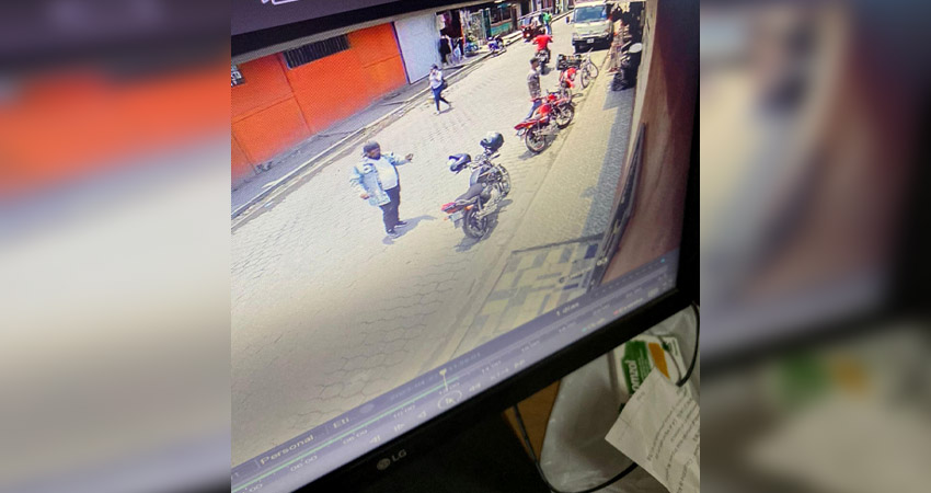 Los malhechores quedaron captados en cámaras de seguridad. Foto: Jacdiel Rivera/Radio ABC Stereo