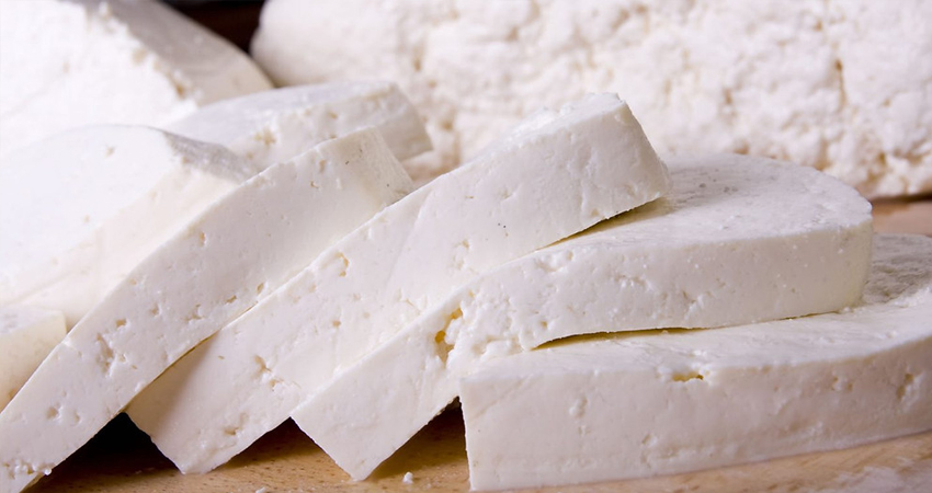 Luego de varios meses con precios elevados, el queso y la cuajada son los productos que han registrado las principales bajas en su costo, disminuyendo unos 20 córdobas por libra.