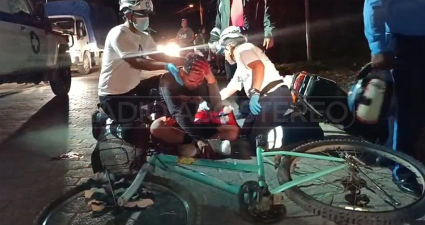 El ciclista fue asistido por Cruz Blanca. Foto: Cortesía/Radio ABC Stereo