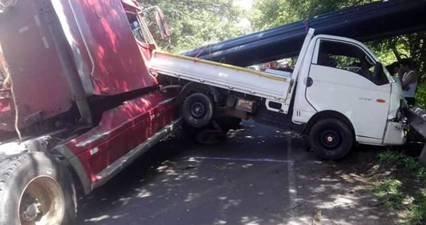 La víctima quedó atrapada en el vehículo que viajaba. Foto: Cortesía/Radio ABC Stereo