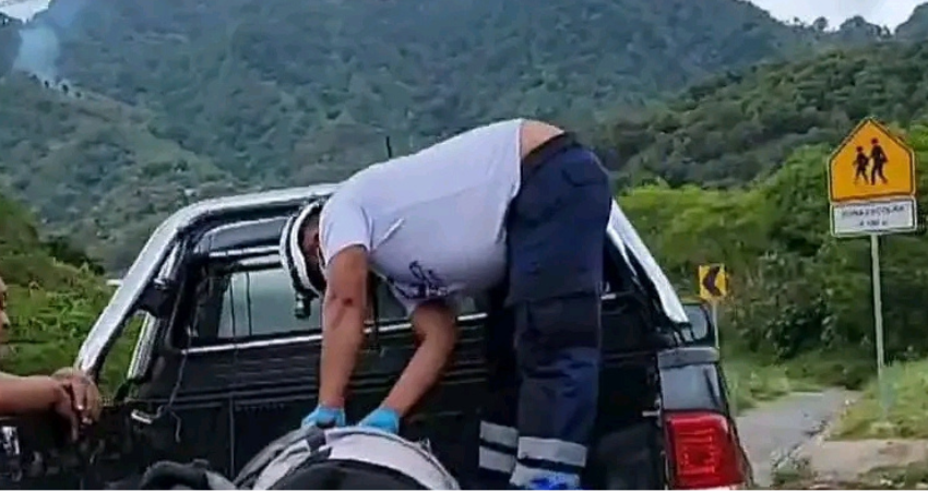 El adulto mayor perdió el control de su moto. Foto: Cortesía