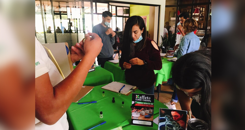 El curso fue promovido por Kaffeto Coffee Roaster. Foto: Cortesía/Radio ABC Stereo