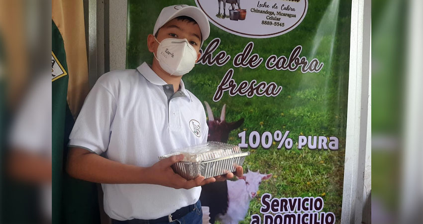 Andrés Alberto Avilés, el pequeño caprinocultor de Nicaragua. Foto: Famnuel Úbeda/Radio ABC Stereo